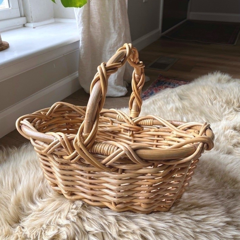 Vintage Wicker Basket - Picture 2 of 6